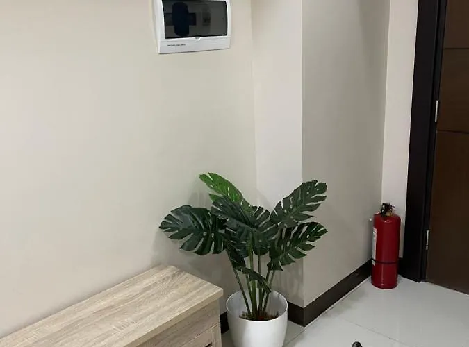 1 Bedroom Uptown Parksuites Bgc, High Floor, Morning Sun * Manila